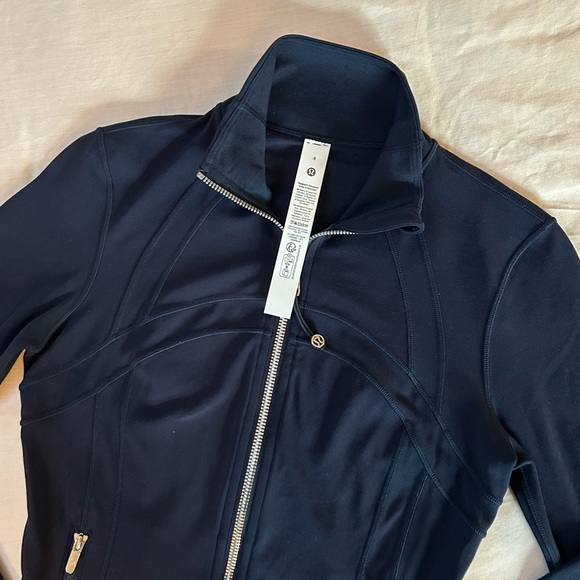 NWT✨ lululemon athletica Define Cropped Jacket *Nulu - Picture 2 of 5
